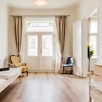 Charles Bridge - 3 Bedroom - Old Town *