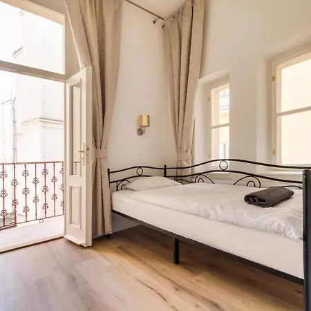 Apartamento Charles Bridge - 3 Bedroom - Old Town *