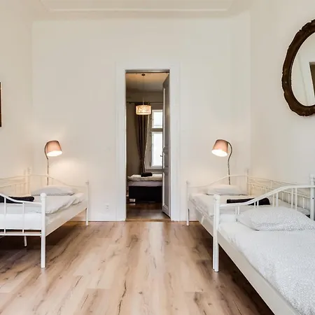 Charles Bridge - 3 Bedroom - Old Town Praga