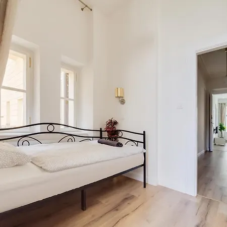 Apartamento Charles Bridge - 3 Bedroom - Old Town Praga