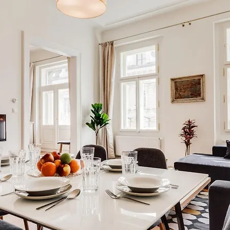 Charles Bridge - 3 Bedroom - Old Town Apartamento Praga